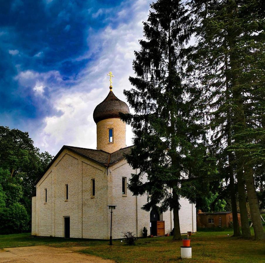 St. Georg Kloster Milmersdorf Exterior foto