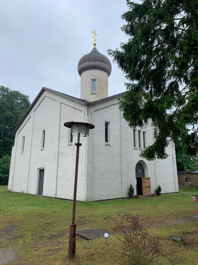 St. Georg Kloster Milmersdorf Exterior foto